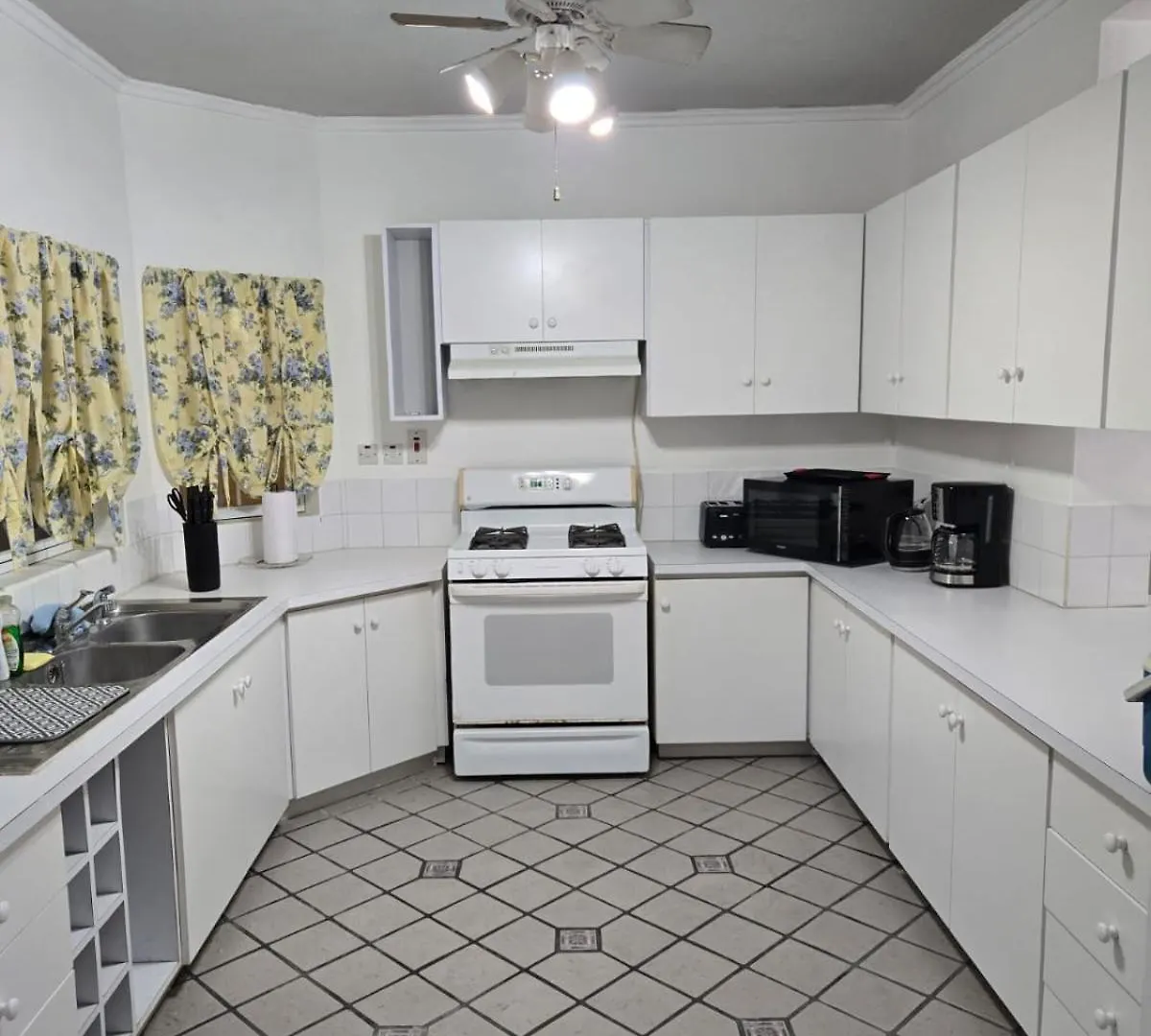 Ferienwohnung Maraval Townhouse - Haleland Park Sleeps 5 La Finette